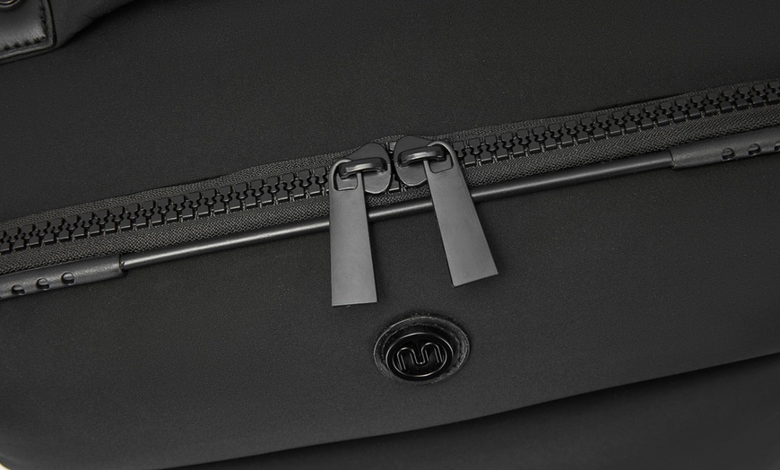 Image 6: Maleta blanda ligera de 20 pulgadas con neceser extraíble