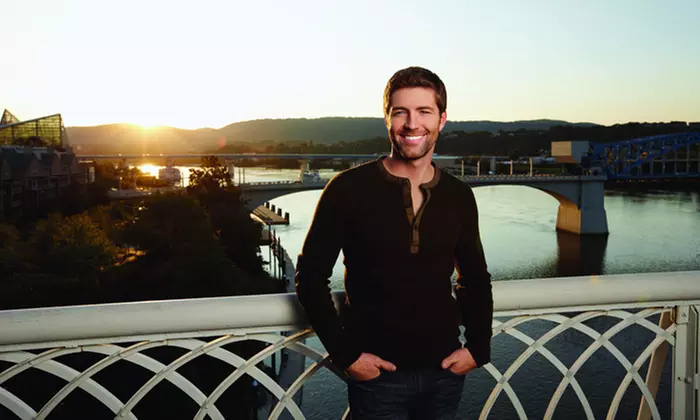 Josh Turner at Arena Theatre on Friday, November 8, at 8 p.m. (Up to 51% Off) - Primary Image