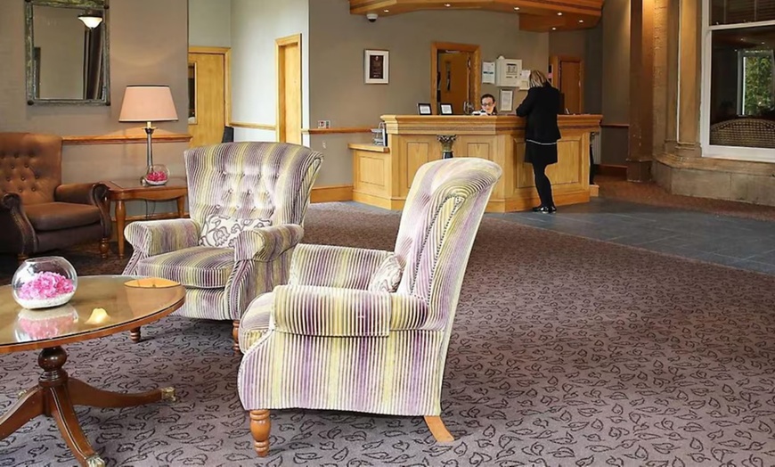 Image 3: 4* Falkirk: Double Room Stay with Optional Breakfast & 2-Course Dinner