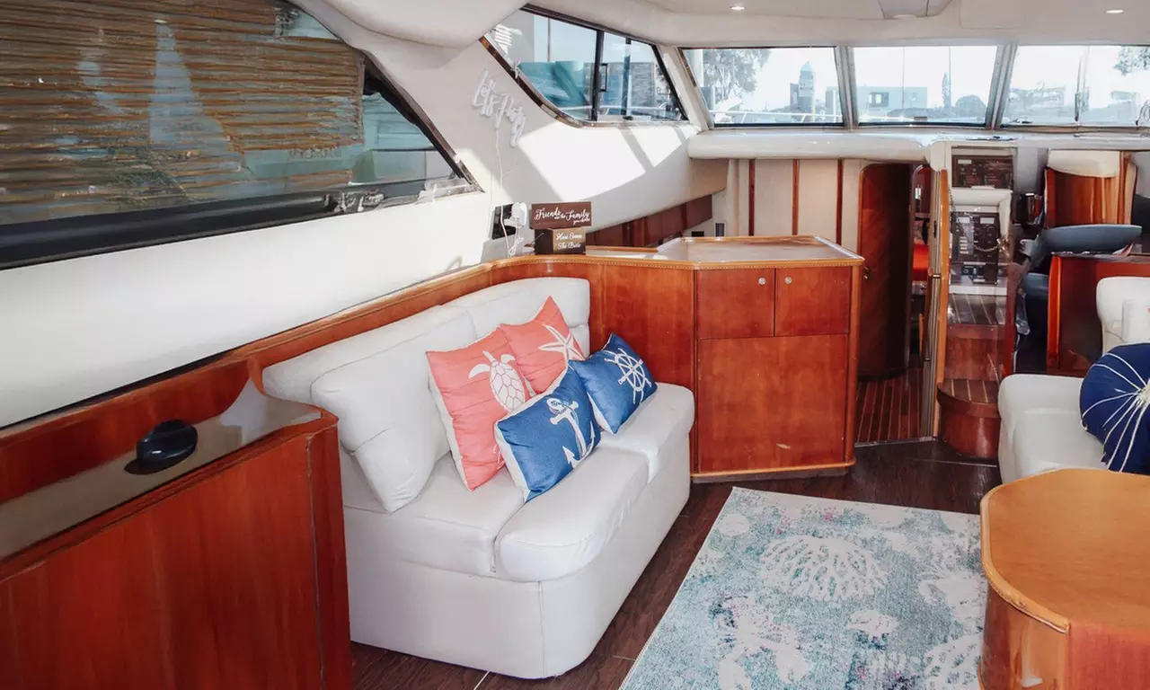 3, 4 Hours Yacht Rental, Charters of 4 Hours with Jet Skis and More