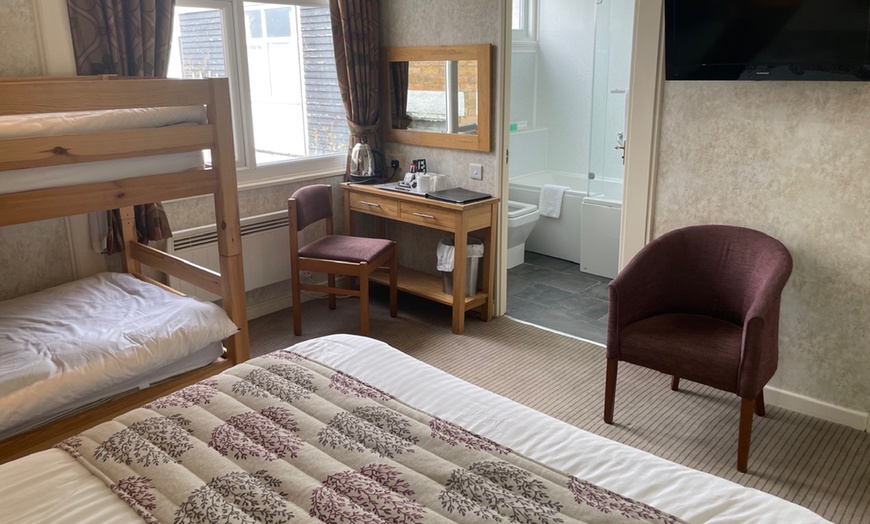 Image 4: Swinscoe: 2-Night Stay with Breakfast and Optional Dinner