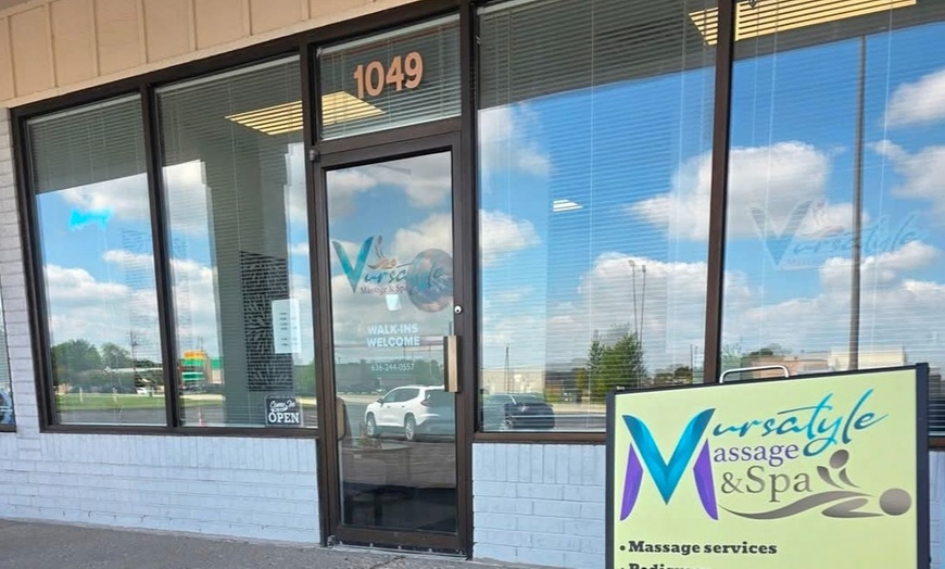 Image 8: 60-Min or 90-Min Deep Tissue Massage with Mask or Aromatherapy