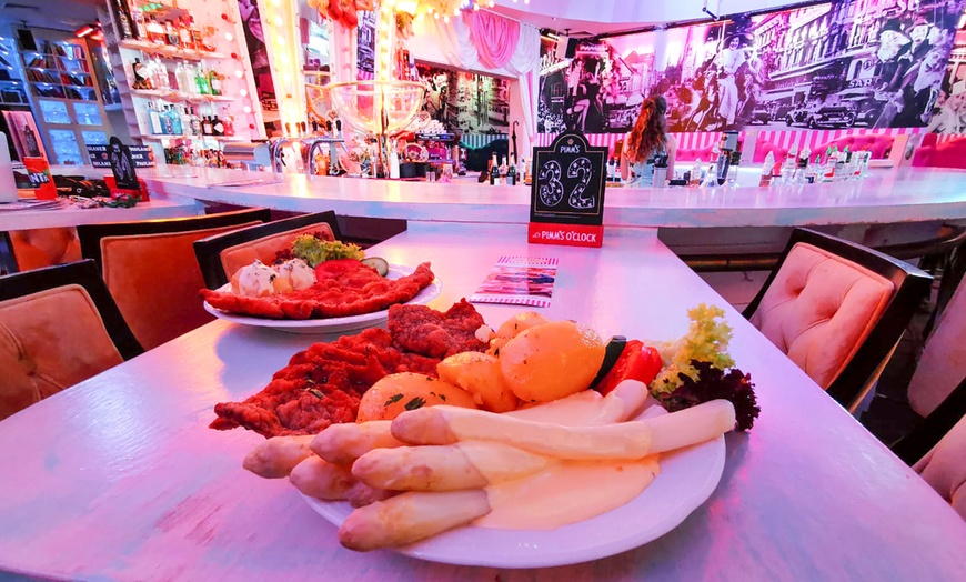 Image 2: Spargel mit Sauce hollandaise & Kartoffeln, opt. + Schweineschnitzel