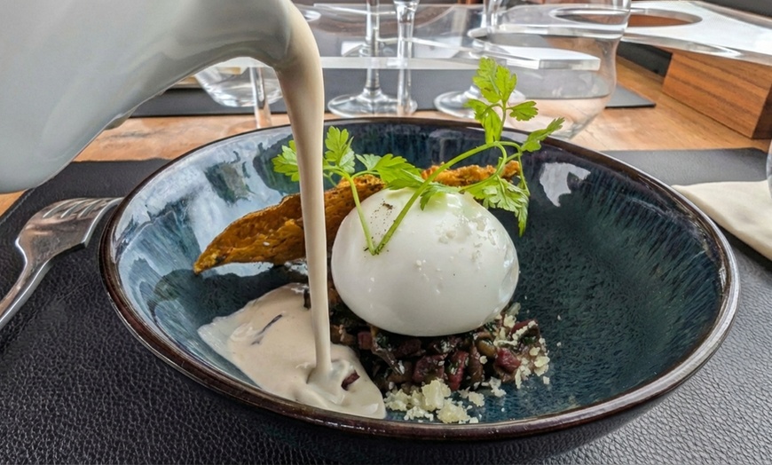 Image 10: Bustronome Dubai: Gourmet Dining on Wheels with Seasonal Menus