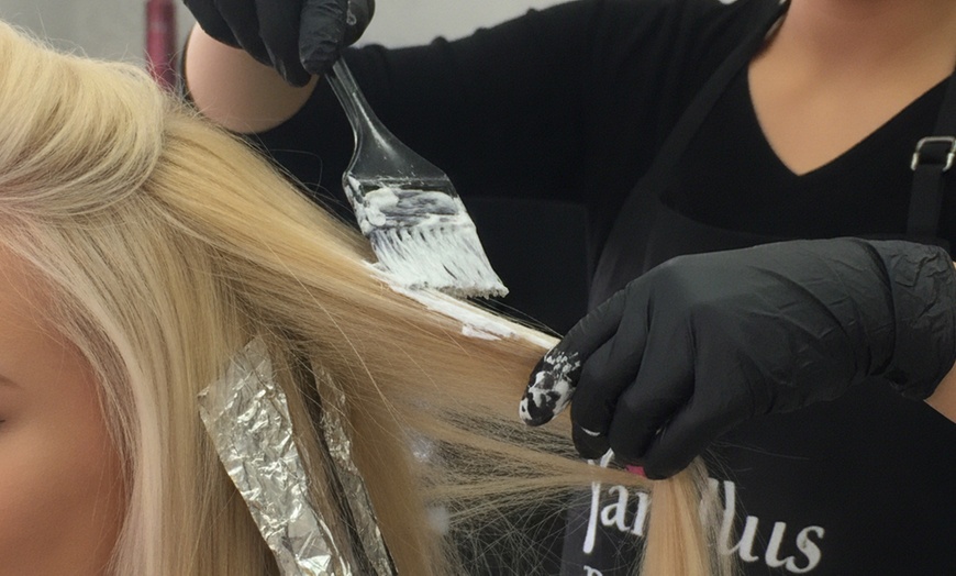 Image 5: Sesión de peluquería completo con opción a tinte de raíz o mechas
