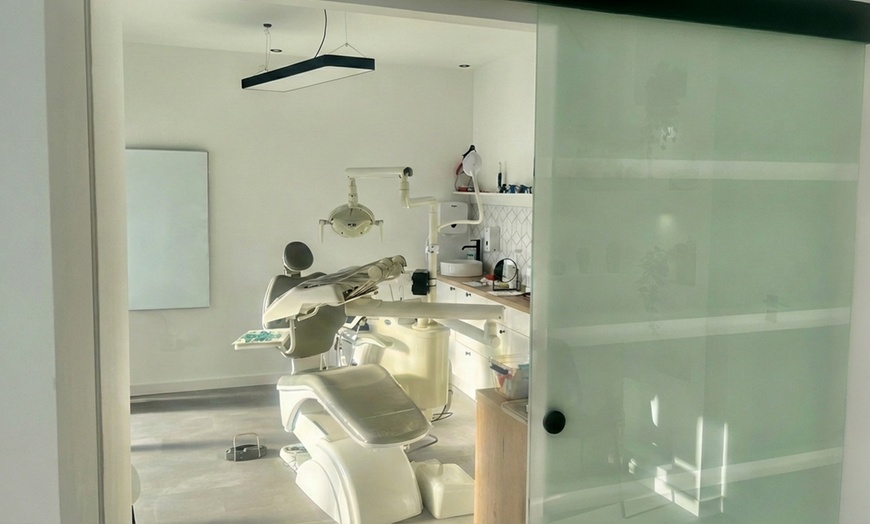 Image 3: Wybielanie zębów lampą LED lub metodą nakładkową