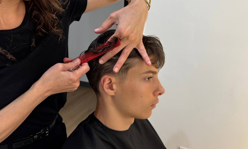 Image 2: Get a Precision Men's Haircut Tailored to You