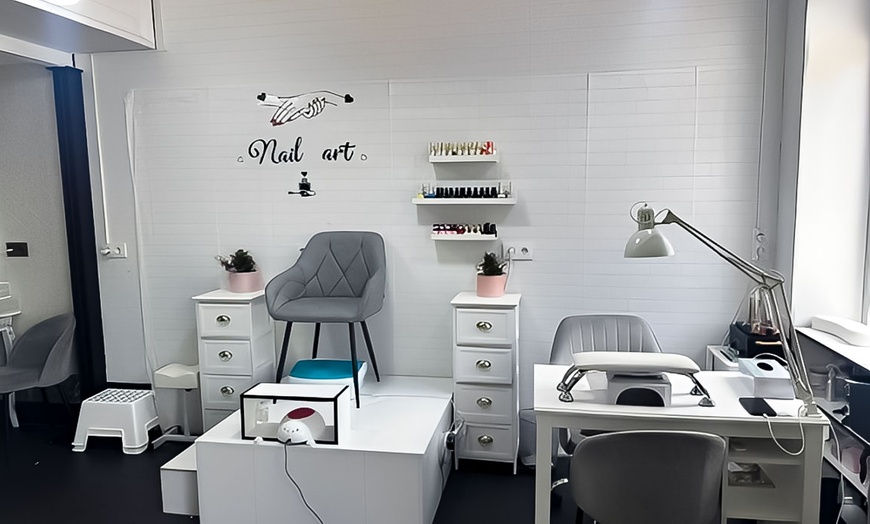 Image 13: Pestañas y cejas definidas con lifting, tinte o laminado