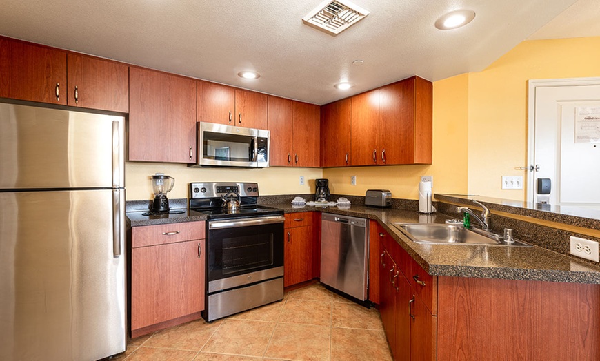 Image 8: Relax, unwind, and enjoy easy access to the Las Vegas Strip