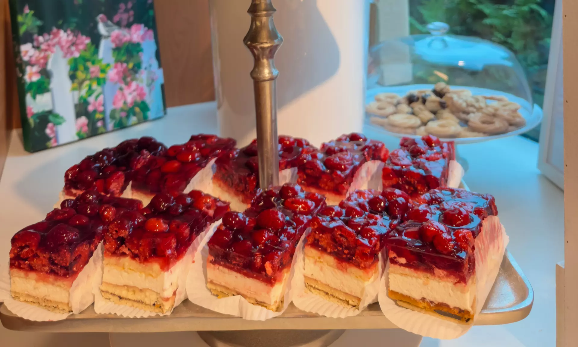 Hausgemachte Torte & Heißgetränk für 1 - 8 Personen