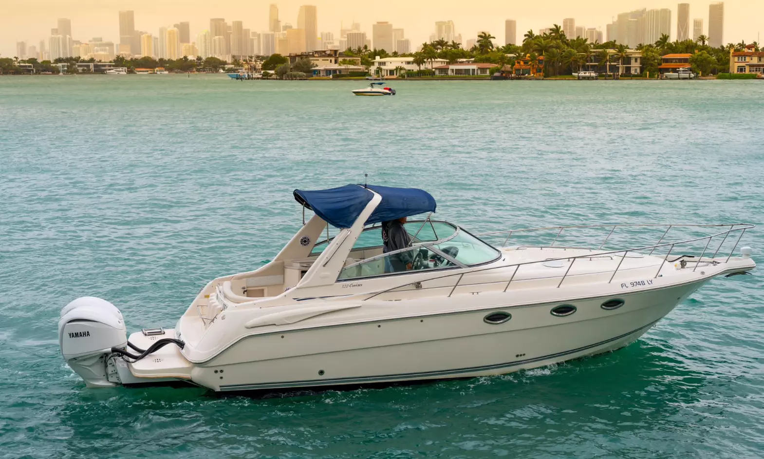 2, 4, 6 or 8 Hrs SeaRay Sundeck or 2 or 4 Hrs Sundancer Rental