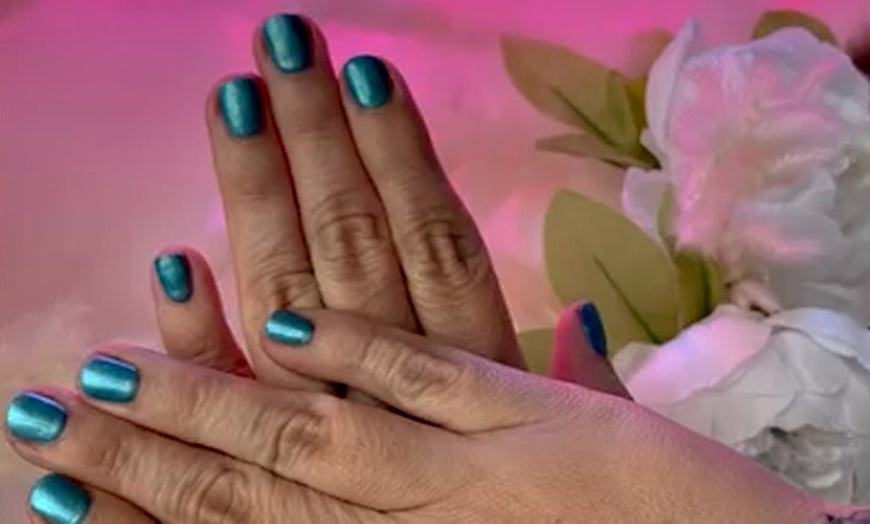 Image 10: Chip-Resistant Gel Manicures & Pedicures for Lasting Shine