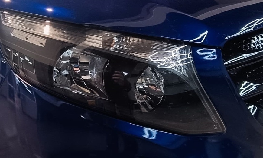 Image 3: Pulido y lacado de faros delanteros con opción a extras para 1