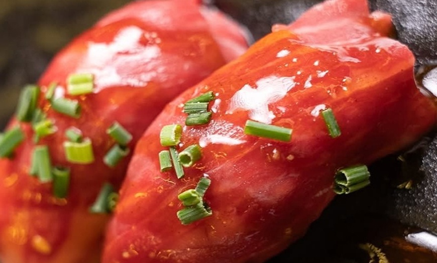 Image 9: ¡Directos a Japón! Menú de sushi a compartir para 2 o 4 personas