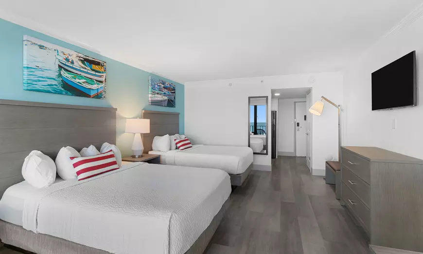 Pinnacle Oceanfront One Bedroom Queen Suite