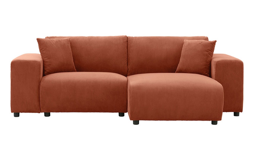 Image 31: Canapé d'angle réversible 3 places "Jambi" de Kocoon en velours côtelé