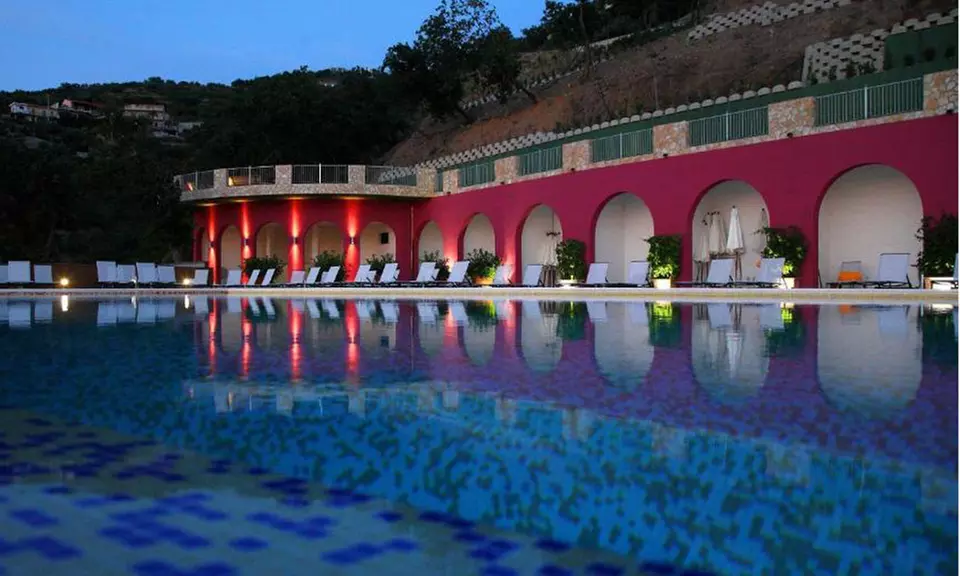 Messina 4*: soggiorno per 2, 3 o 4 persone in mezza pensione