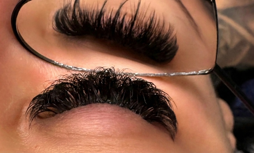 Image 3: Achieve Stunning Lashes with Classic, Hybrid, or Volume Extensions