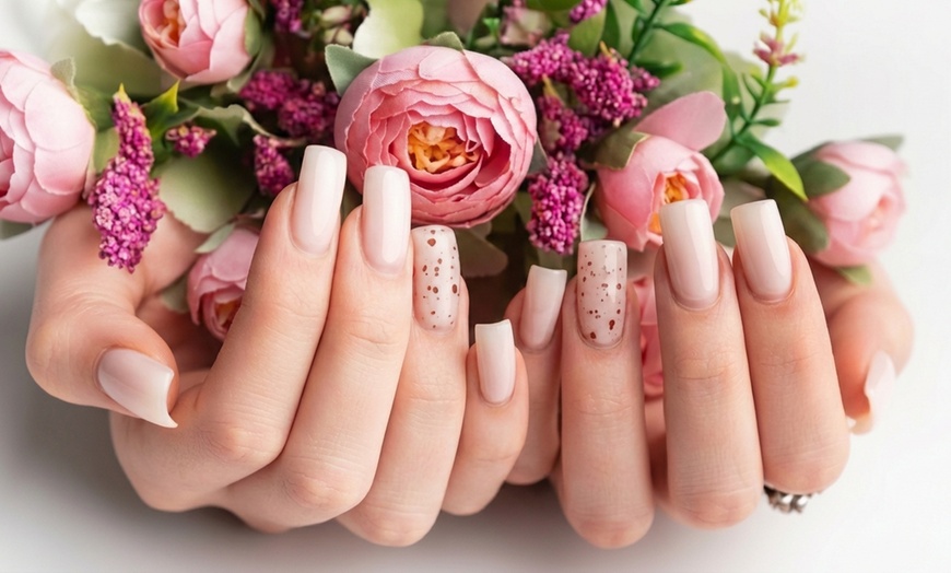 Image 2: Flawless & Long-Lasting SNS Full Nail Set –  1 or 2 Visits