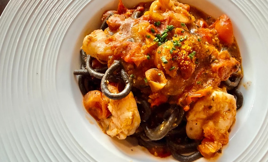 Image 6: Pasta Dinner for 2 or 4 with Wine or Dining Credit at Osteria Mamma