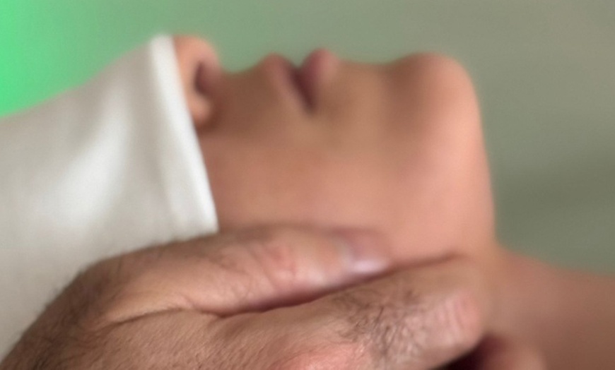 Image 1: Masaje kundalini de 90 minutos para 1 persona 