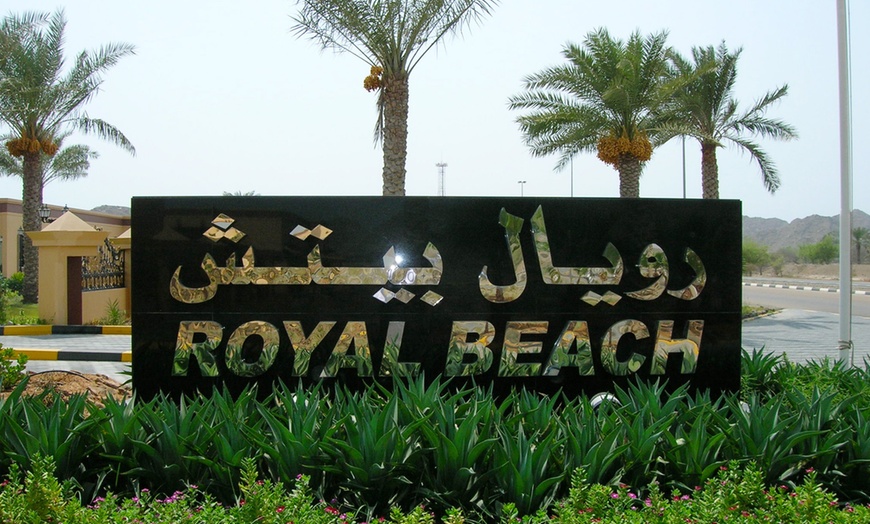 Image 2: 4* Fujairah Stay