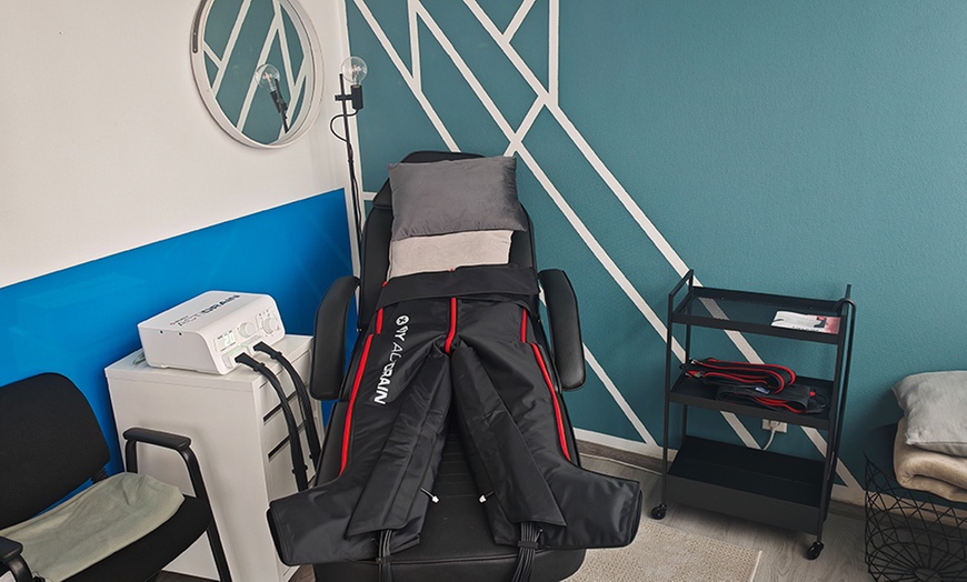 Image 3: 3-5 Behandlungen à 30 Min.: Maschinelle Lymphdrainage für 1 Person