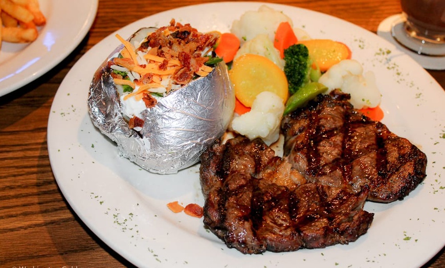 Image 3: Savor Delicious Dishes with $40 or $80 Toward Food and Drinks