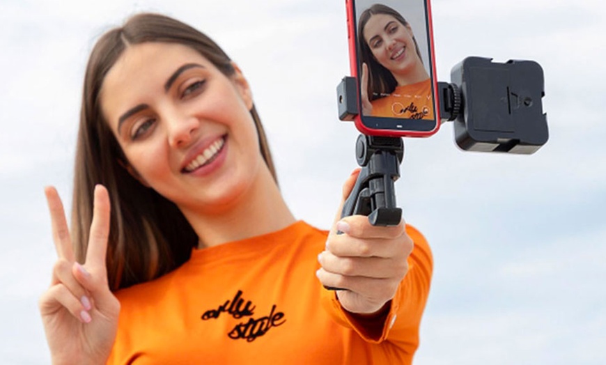 Image 4: Vlogging and Selfie Kit