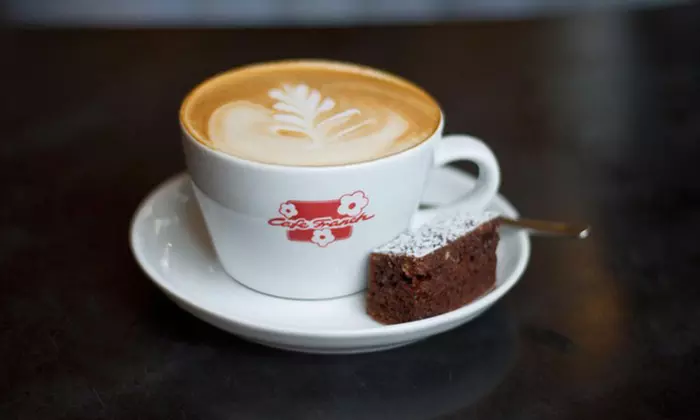 Kuchen & Heißgetränk für 1 oder 2 Personen