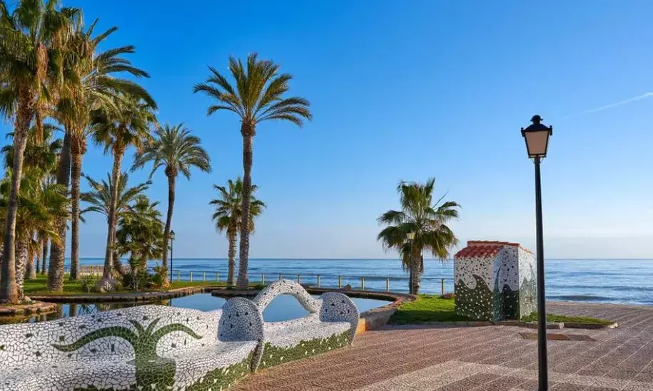 ¡Pura felicidad frente a la playa en Castellón! Hasta 6 noches en un apartamento para 4 en Apartamentos 3000 Bernat. - Primary Image