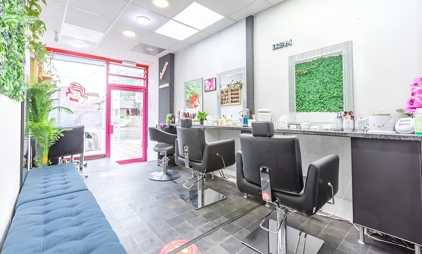 Image 2: Up to 26% Off on Facial at Dream Hair And Beauty