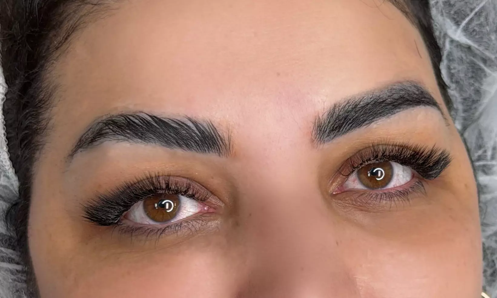 Get the Perfect Lash Look with Classic Full Set of Eyelash Extensions with Optional LED (Up to 50% Off) - Primary Image