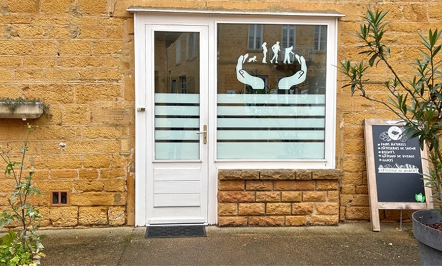 Image 3: Massage relaxant et soin visage coup d’éclat pour une pause bien-être