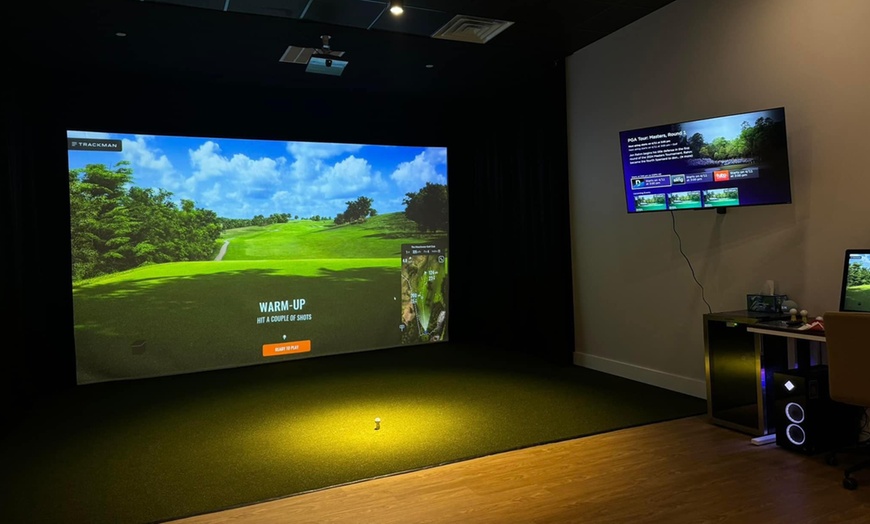 Image 5: Experience Up to 4 Hours of Indoor Golf Fun with Bay Rental 