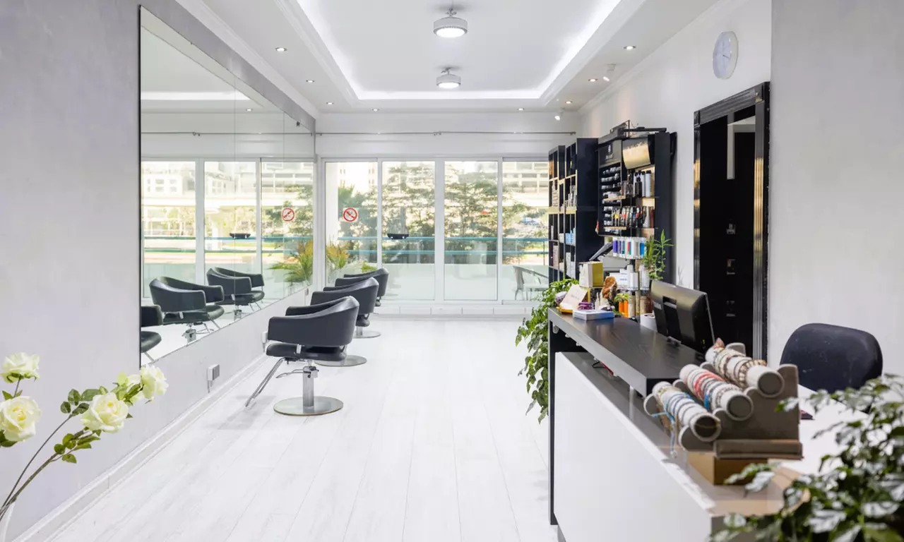 Glow-Up Facial Packages: Carbon, Glass Skin, Basic & Hydrafacial