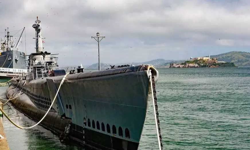 Guided Fisherman’s Wharf & Alcatraz Walking Tour