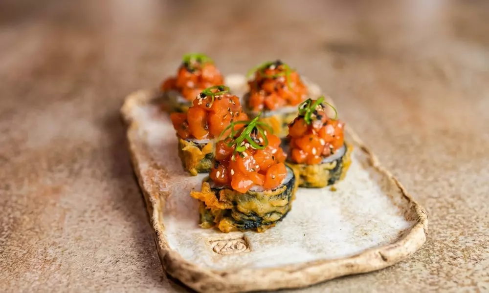 Menú omakase nikkei para 2 o 4 con cinco pasos y maridaje de sakes