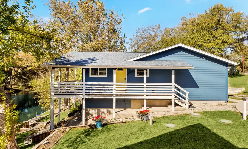 Outdoor grills, fire pits, river frontage and seating