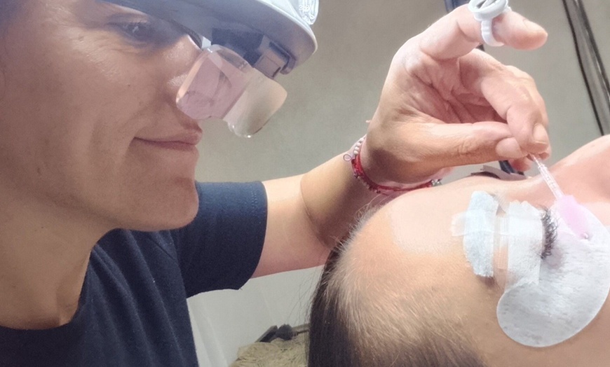 Image 9: Lifting y tinte de pestañas con opción a laminado y tinte de cejas