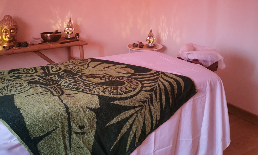 Image 2: Soin du visage Saundarya d'1h, réflexologie ou massage en option