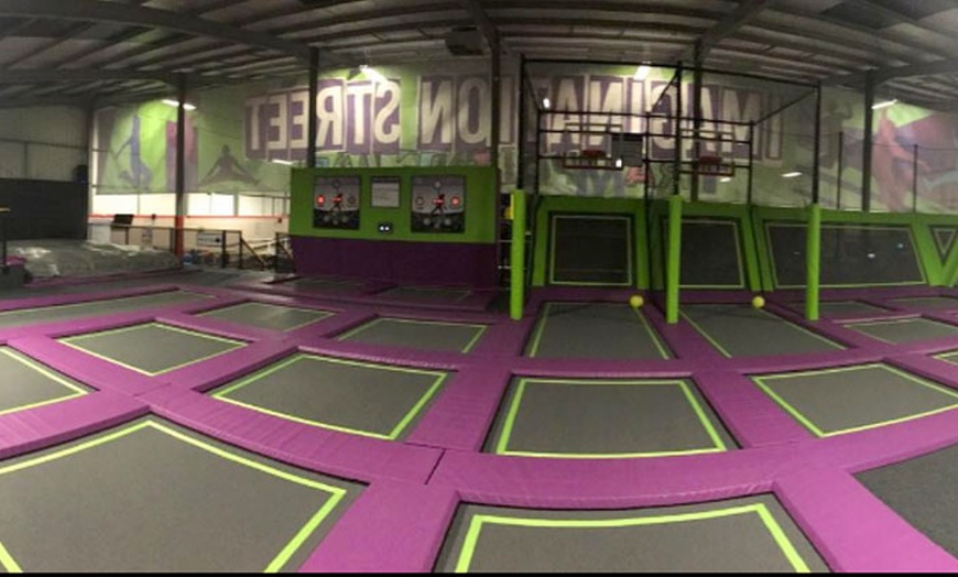 Image 3: Bouncing and Unlimited Soft Play