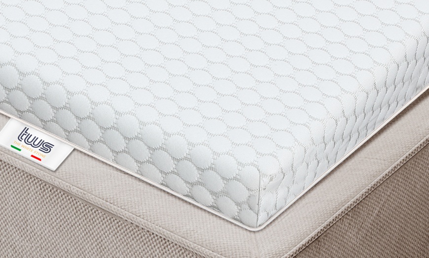 Image 3: The White Stone topper