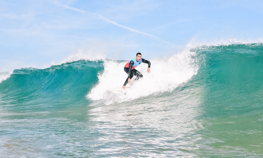 Image 18: Alquiler de neopreno y tabla de surf o clases de surf para hasta 4