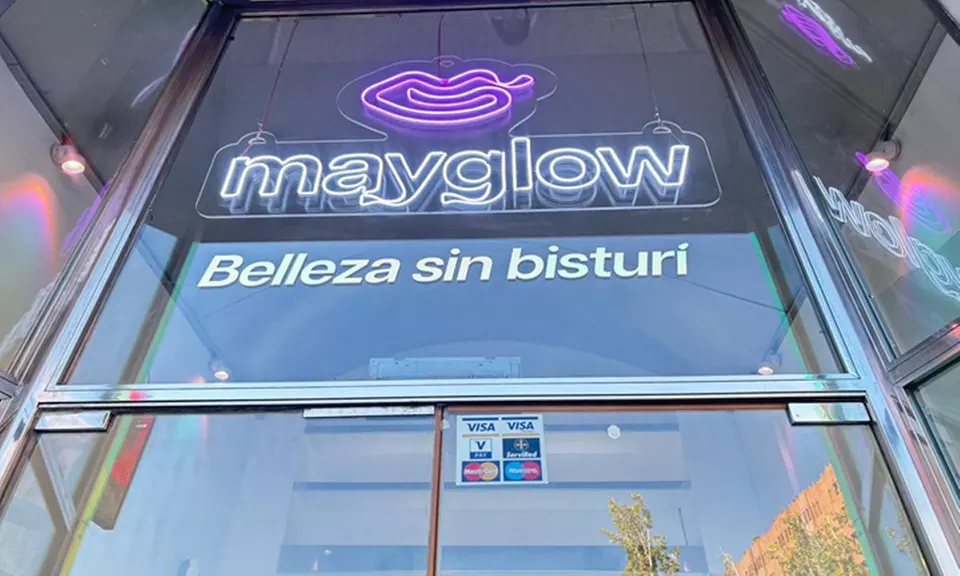 Sesión de lifting con HIFU 7D para una persona en zona facial a elegir o rostro completo y cuello; ahorra al 72% - Second Medium