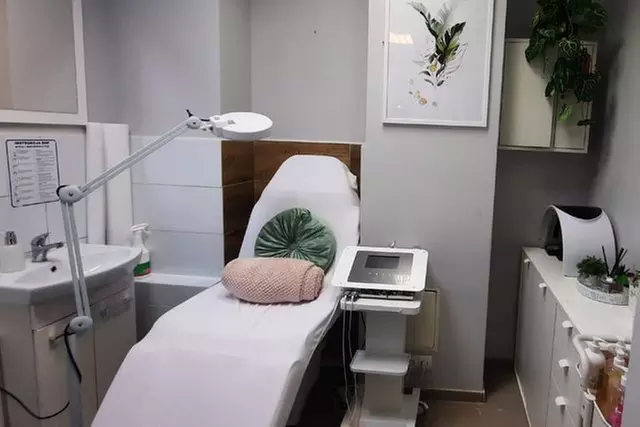 Pakiety zabiegów pielęgnacyjnych, regeneracyjnych na dłonie i stopy