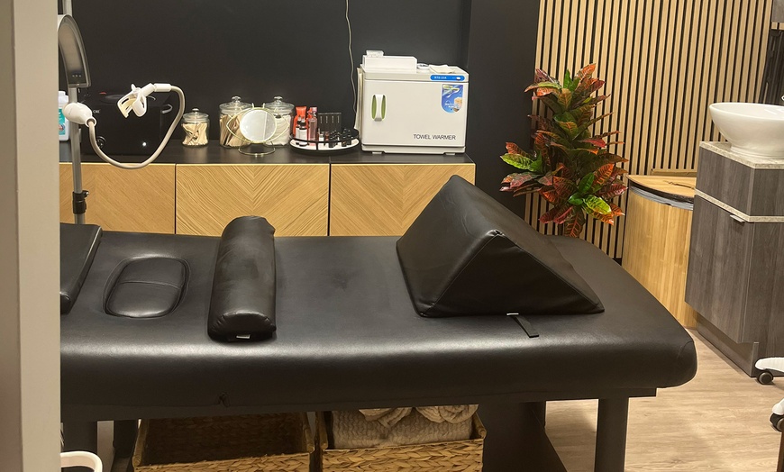 Image 4: 60-Min Swedish or Deep Tissue Massage and Signature Hydrating Facial 