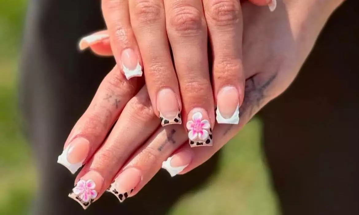 Experience a Relaxing Mani-Pedi Session