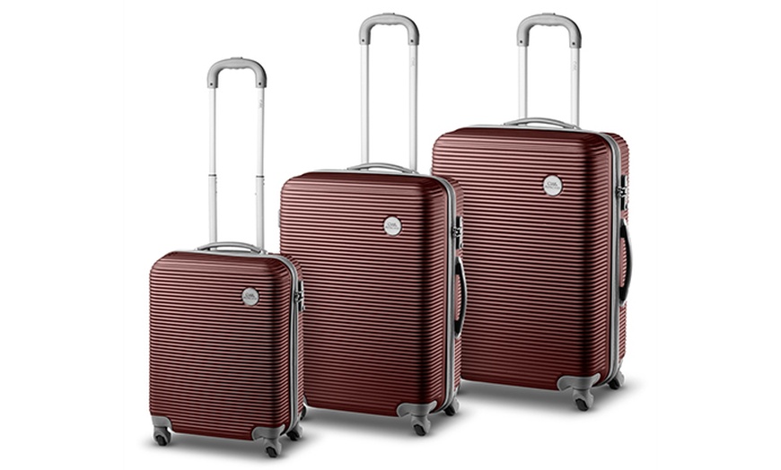 Image 6: Italian luggage set