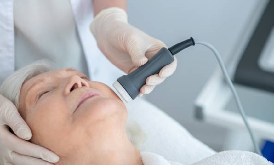 Image 14: Tratamiento facial o corporal en Clínica Xiluet